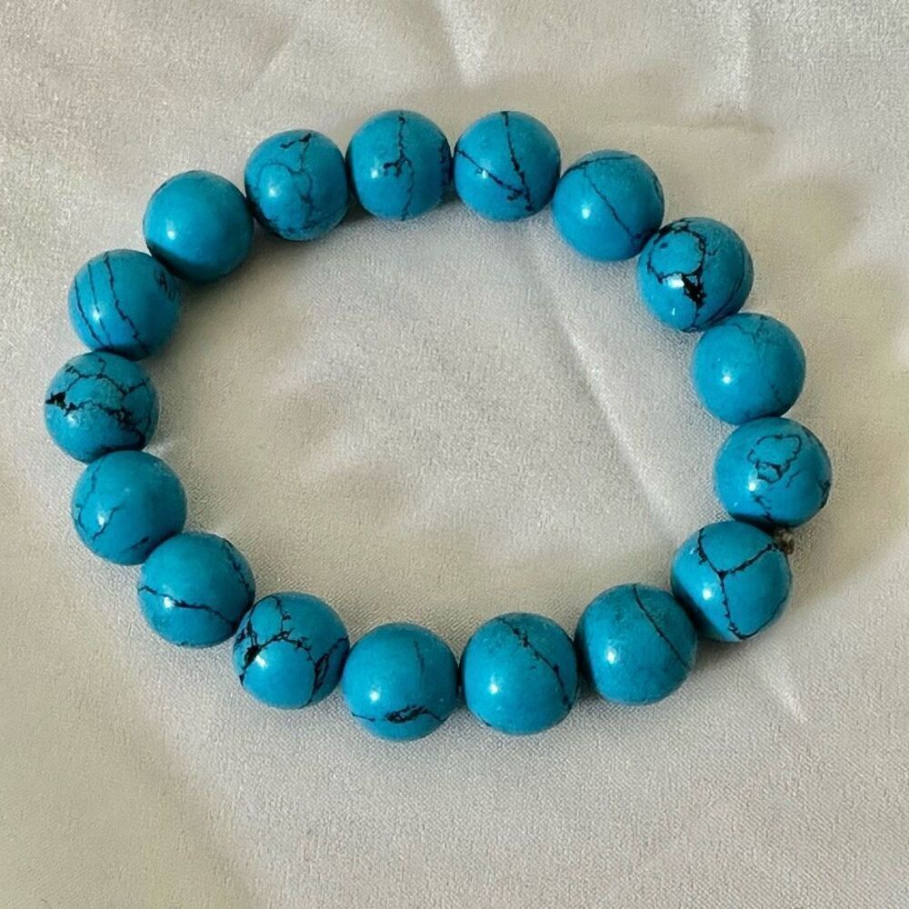 Blue beaded stretchy bracelet